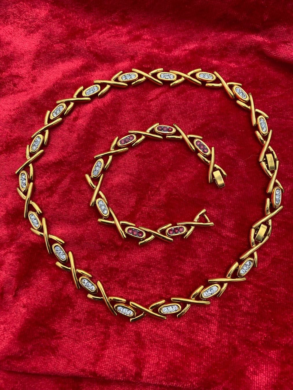Altri gioielli: Goldfarbenes Collier mit Armband – Usato da Wettingen venduto da taloo 1
