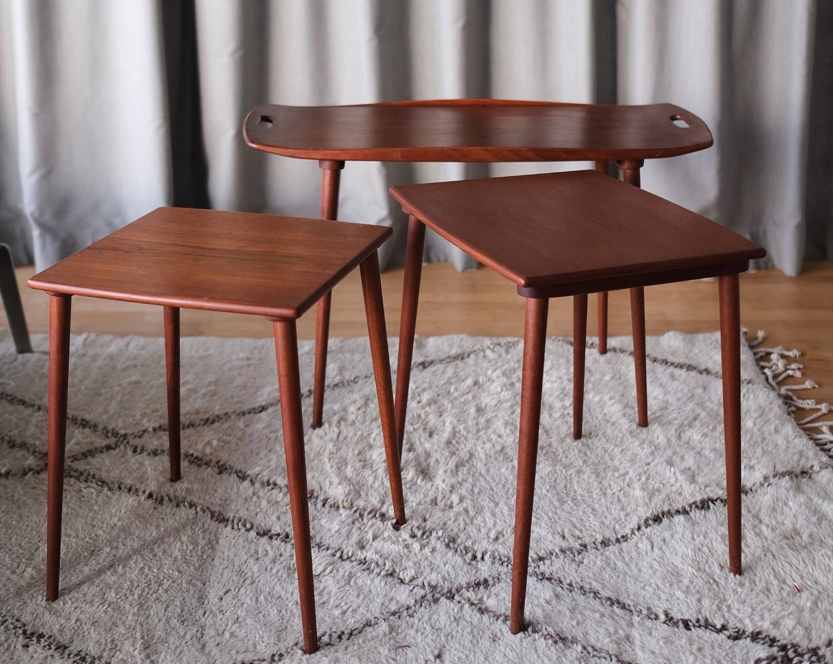 Set di tavolo e panche: Nesting tables by Jens Harald Quistgaard, Denmark – Usato da Bern venduto da Zmodern_VIN 8