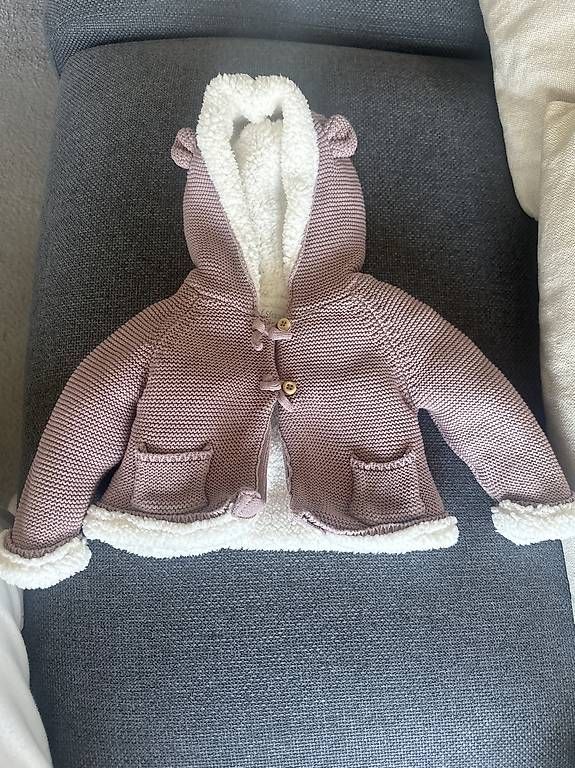 Kleiderpakete & -sets: Ensemble en tricot Sfera neuf  – Gebraucht aus Grand-Lancy von ssa_k59z 1
