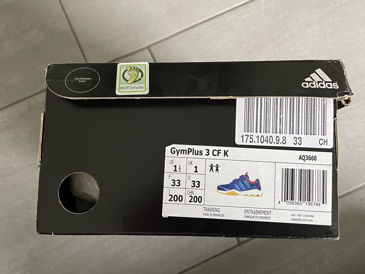 Adidas Scarpe da uomo: Adidas Hallenturnschuhe Grösse 33 – Usato da Mägenwil venduto da Bienchen8 4