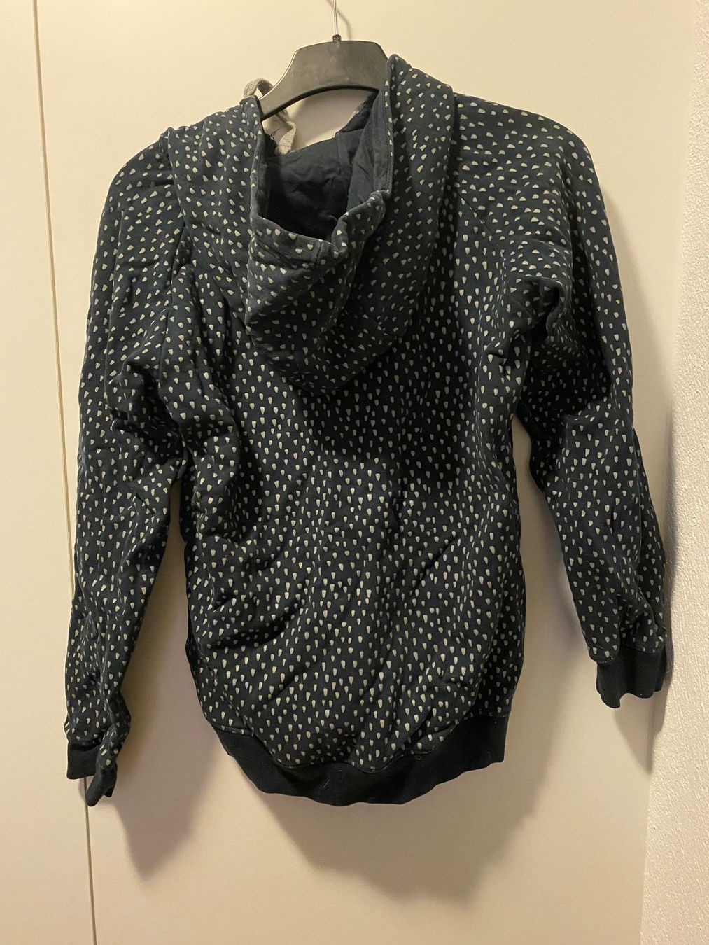 Pullover & Sweatshirts: Zip Hoodie von Namuk – Gebraucht aus Winterthur von an.ba 1