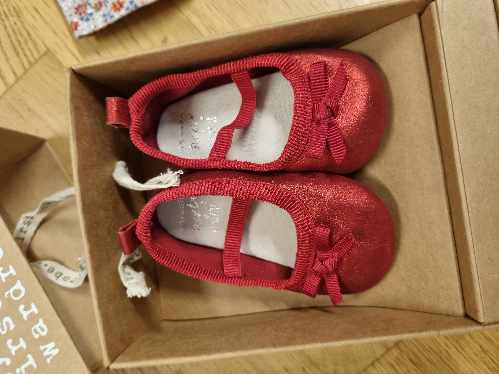 Lotti & Set di vestiti: Next Set (Weihnachtskleid)Kleid Strumpfhose Schuhe Gr6-9Mo – Usato da Kirchberg BE venduto da hegedusa 1