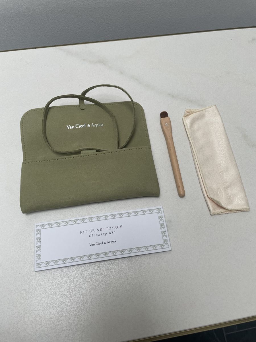 Portagioie: NEW Van Cleef cleaning kit – Nuovo (secondo la descrizione) da Vacallo venduto da kellyyy