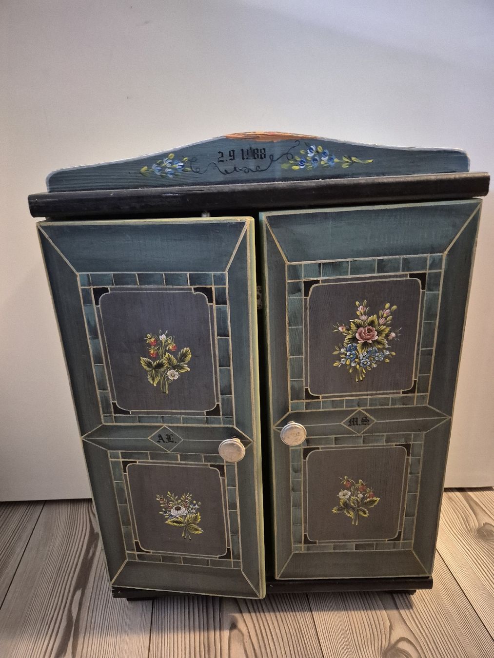 Armadi: antiker puppenschrank – Usato da Subingen venduto da CORINNA84 2