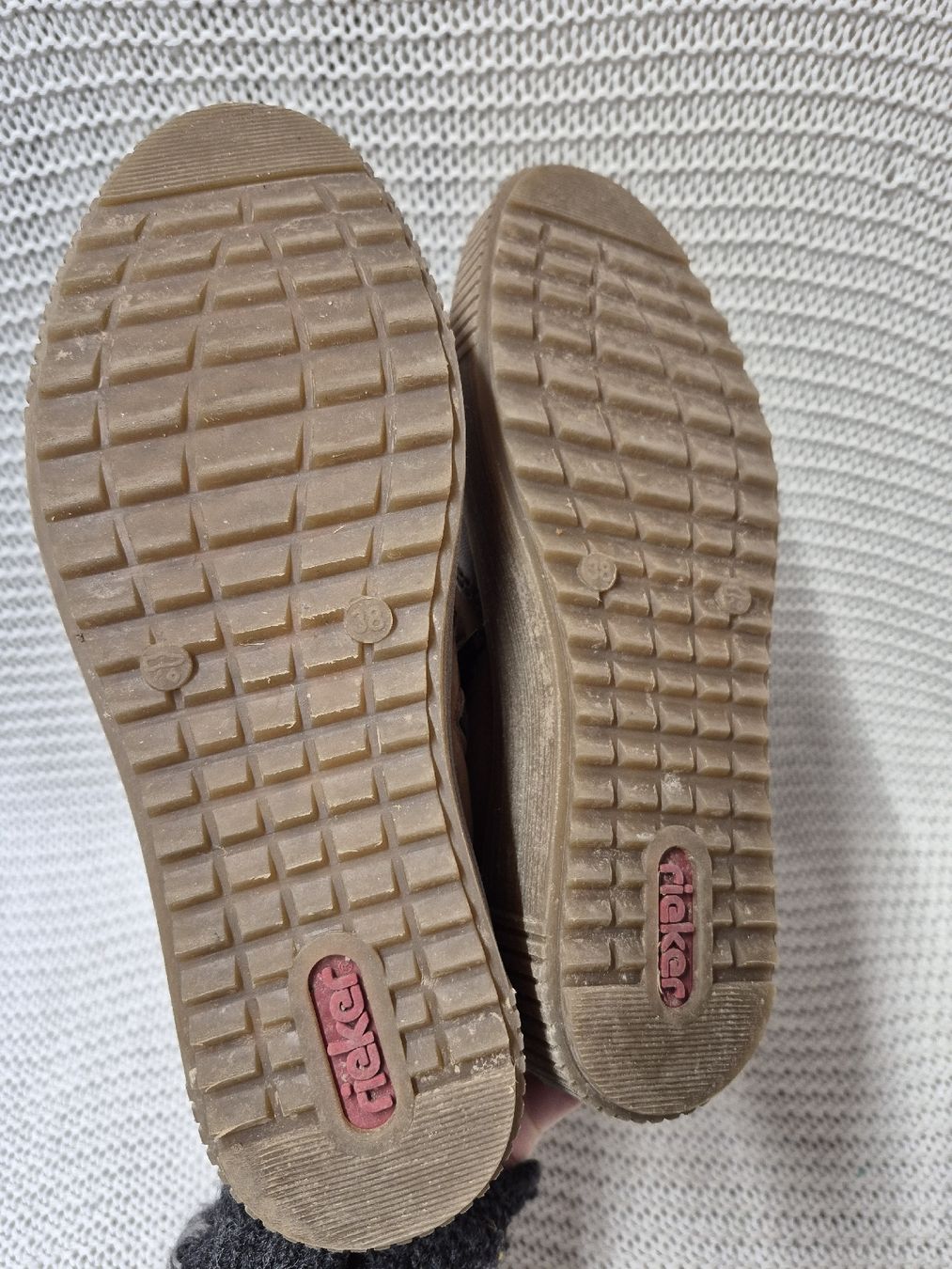 Rieker Scarpe da donna: Gefütterte Rieker Stiefeletten Gr.38 – Usato da Merligen venduto da muss_haben 5