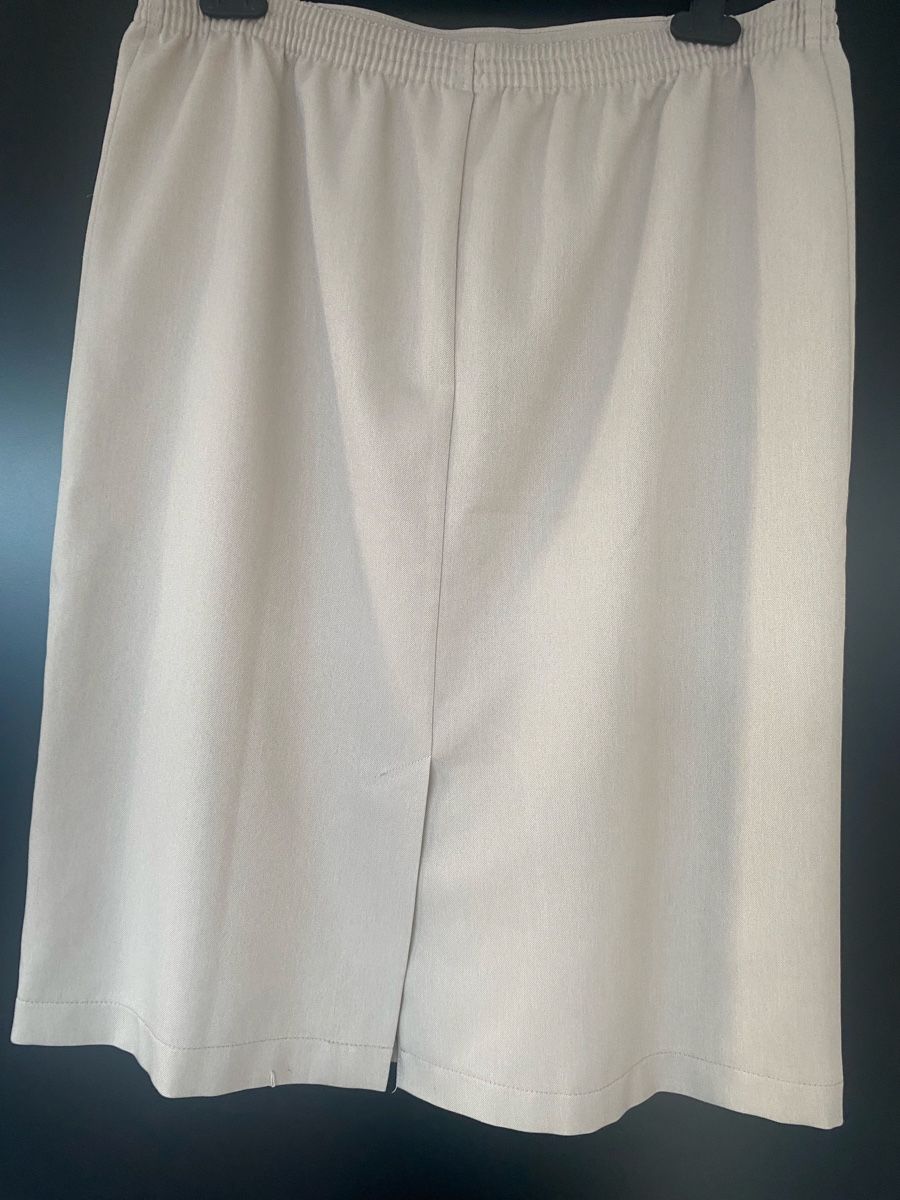 C&A Gonne: Jupe/Rock beige Gr. 44 C&A Canda Polyester – Usato da Meggen venduto da 6003Luzern 1