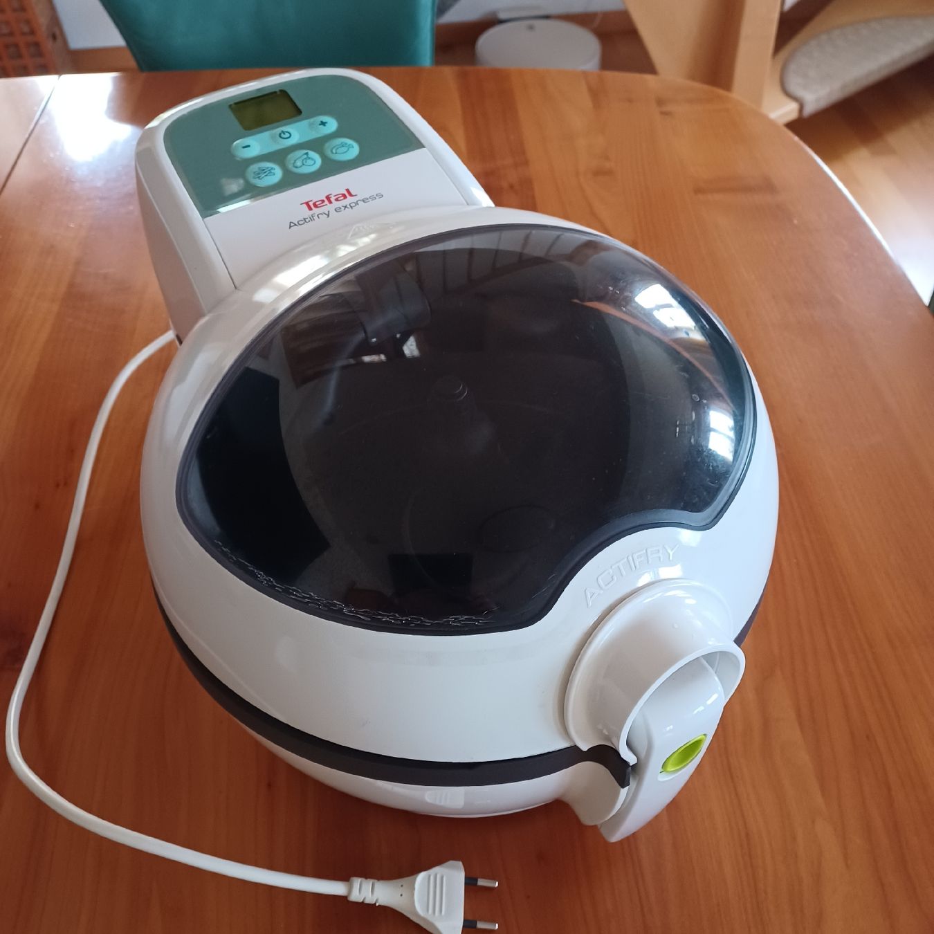 Tefal Elettrodomestici da cucina: Heissluftfriteuse Tefal, Actifry express – Usato da Waldkirch venduto da Fantasia-101