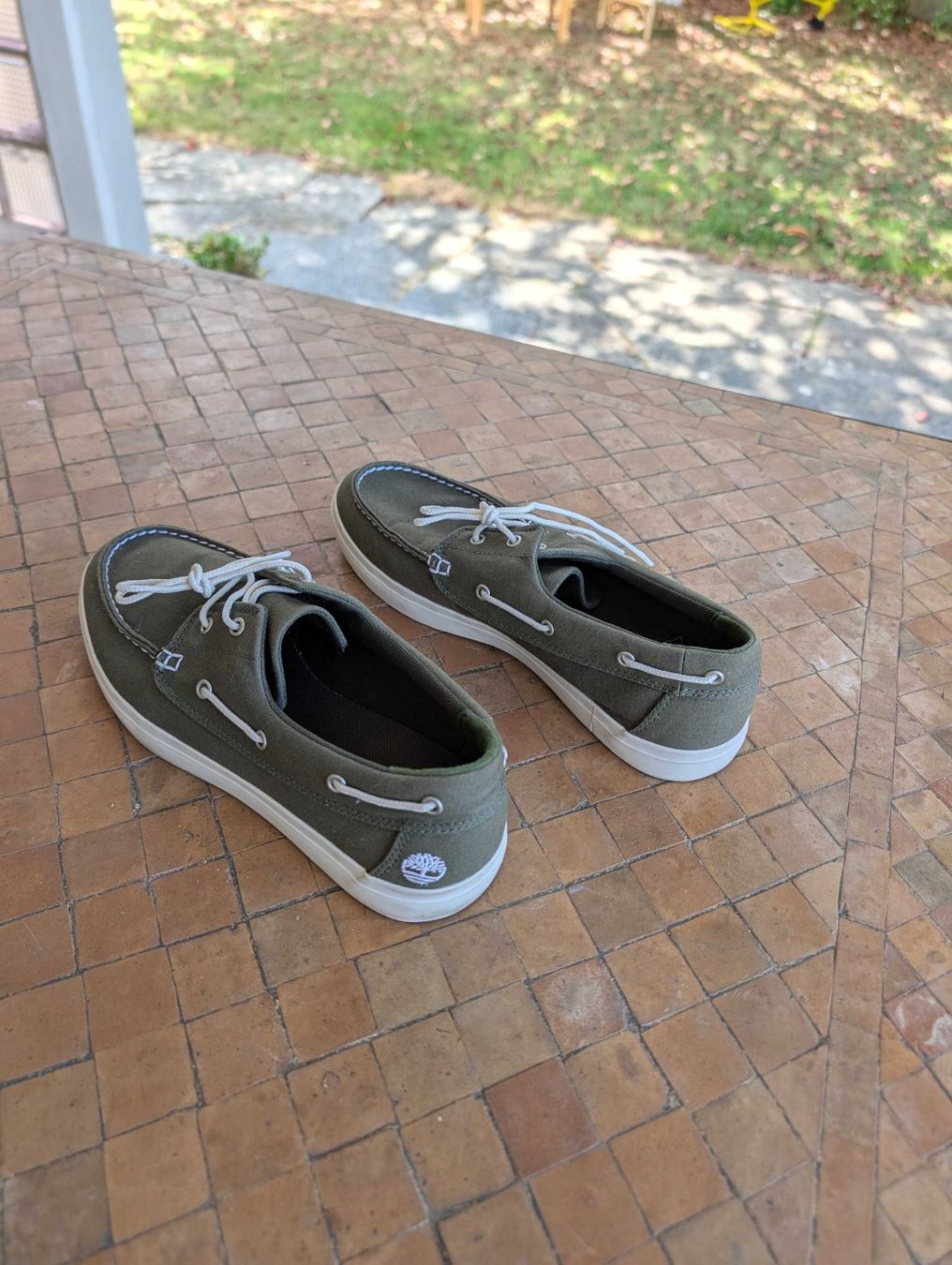 Timberland Herrenschuhe: Chaussures bateau Timberland vert olive – Gebraucht aus Couvet von mal_tk2g