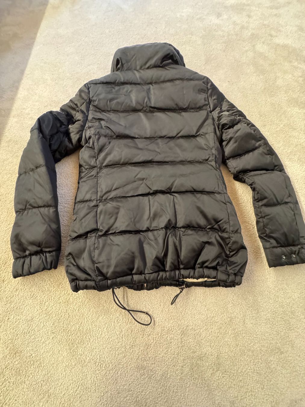 Prada Jacken: PRADA Black Down Puffer Jacket – Size 38 – Gebraucht aus Grund b. Gstaad von ReLuxe 3