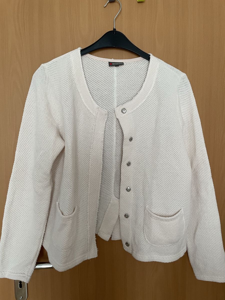 Vestes: Strickjacke Gr.42 – D'occasion à Kesswil par Sonnenblume0116 1