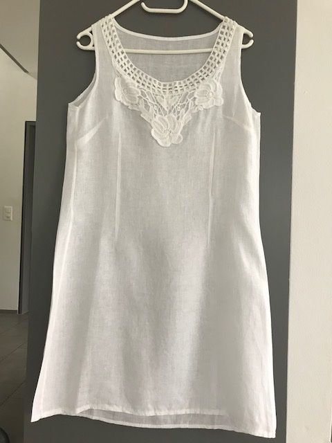 Robes: Weisses Leinenkleid – D'occasion à Flurlingen par Tobia04