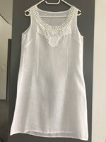 Weisses Leinenkleid