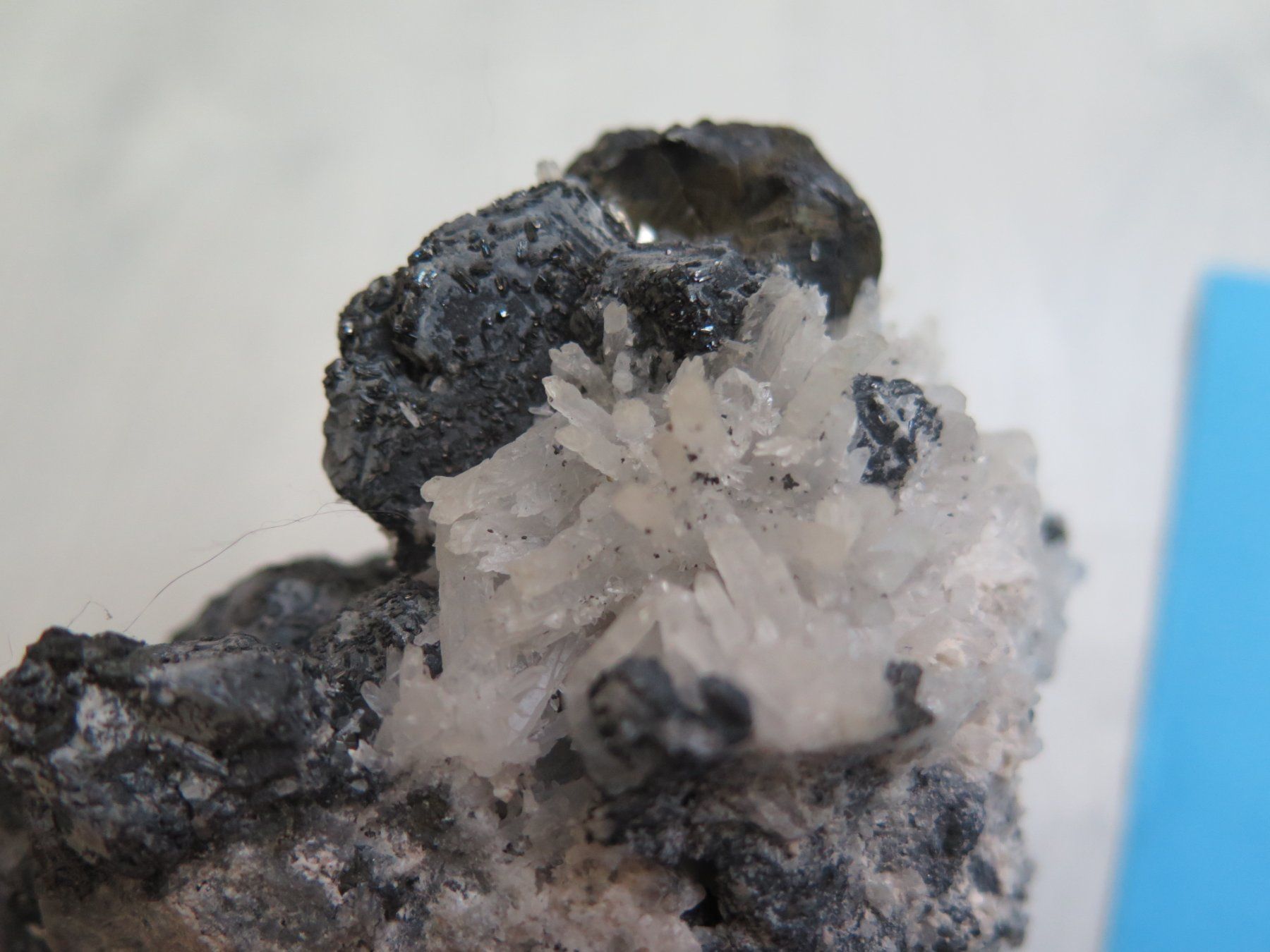 Minerali & Pietre curative: Quarz Bleiglanz mit Seligmannit Stufe ca. 1055 gr. – Usato da Schaffhausen venduto da Yamakana51L8736OQ8 8