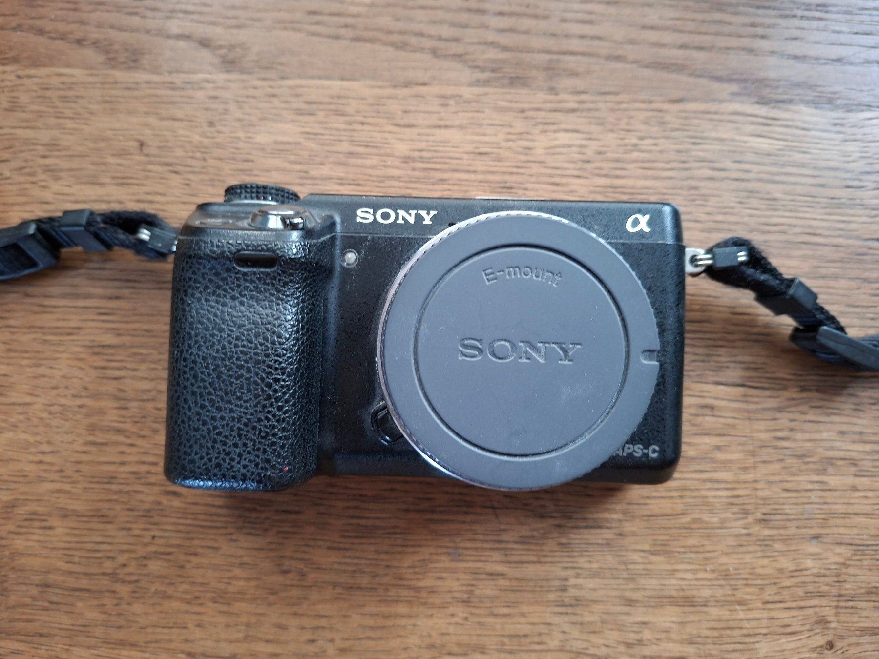 Sony Fotocamera: Sony NEX-6 Systemkamera Body – Difettoso da Zürich venduto da Pascual