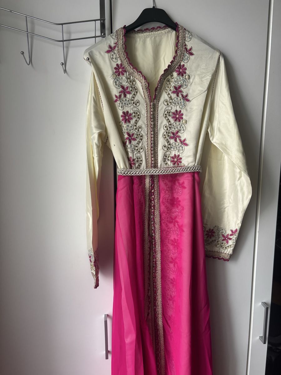 Vestiti: Caftan rose beige  – Nuovo (secondo la descrizione) da Lucens venduto da Opia.Tiza