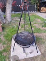 Dreibein Grill mit Feuerschale