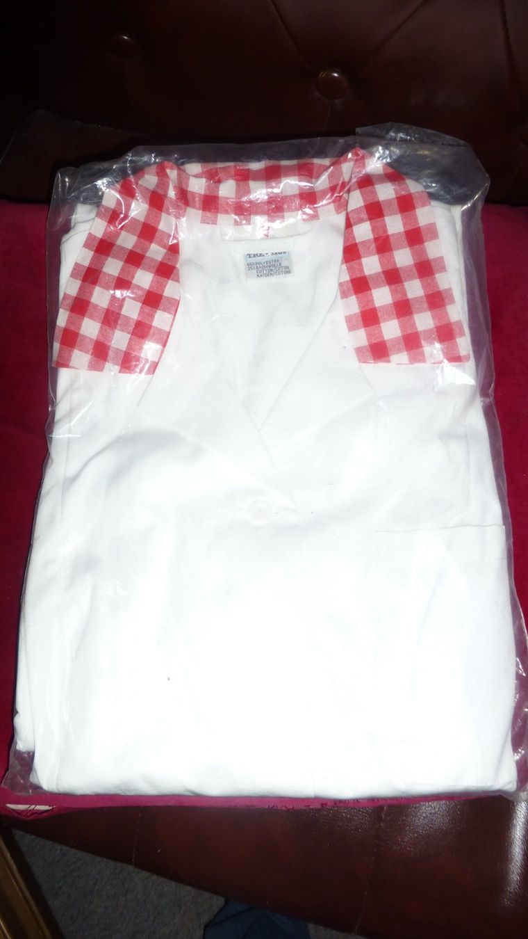 Robes: NEU DAMEN ARBEITSKLEID GR 40. .. – Neuf avec emballage d'origine à Burgdorf par may52
