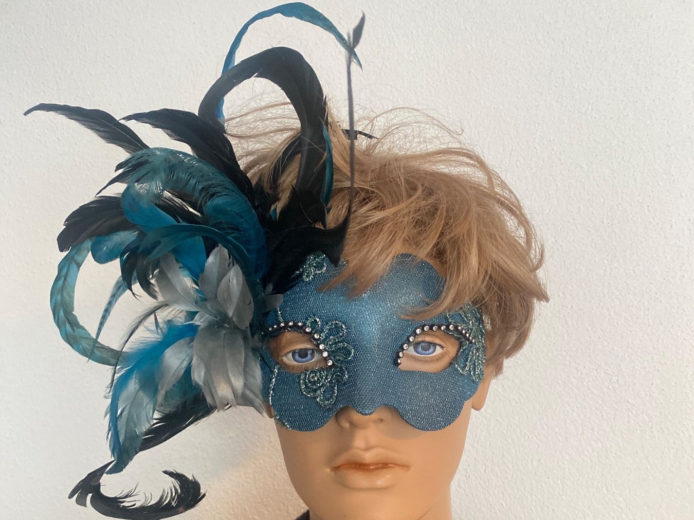 Protezione per viso e udito: Maske, Hand gearbeitet – Nuovo (secondo la descrizione) da Zürich venduto da echt01 1