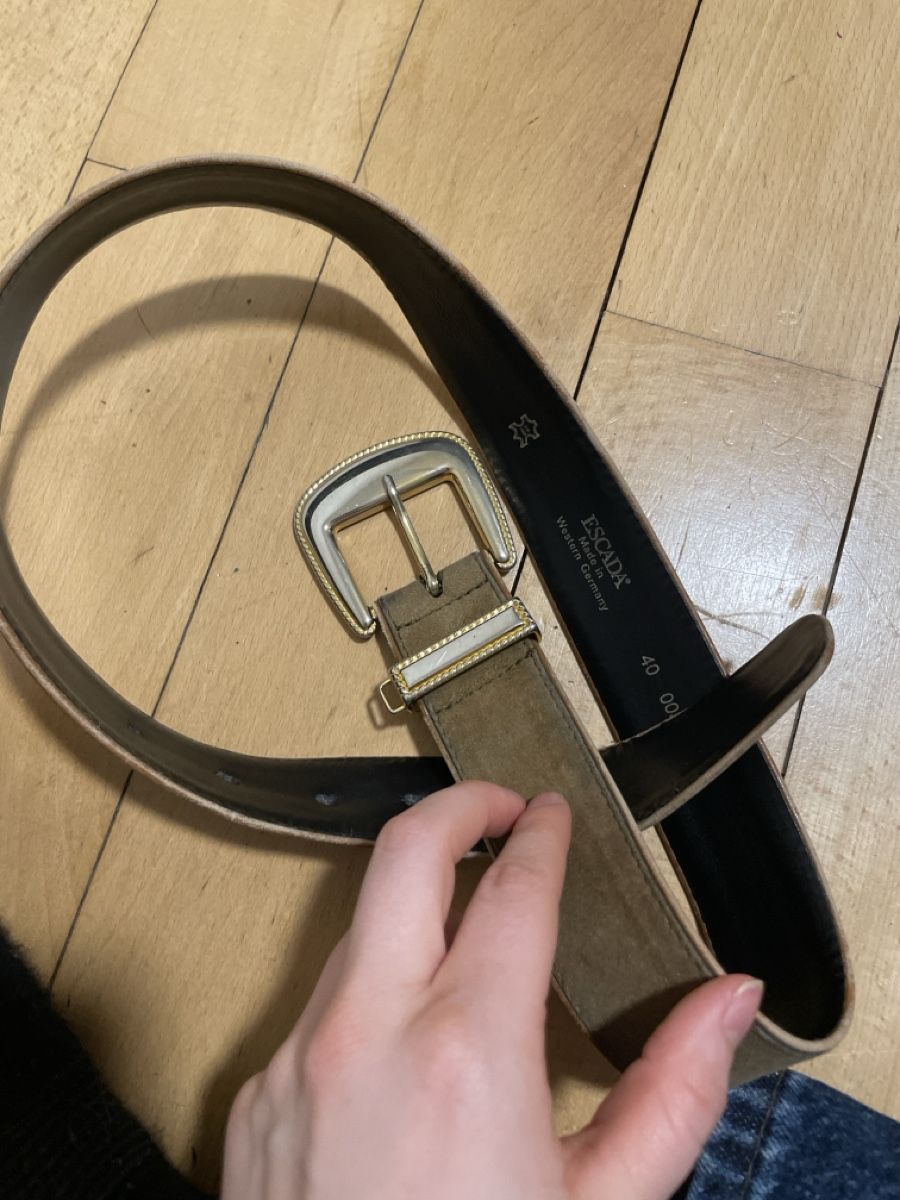 Escada Cinture: Escada Leather Belt, Size 40, Authentic, Stylish Look! – Usato da Luzern venduto da san_6mzy 3