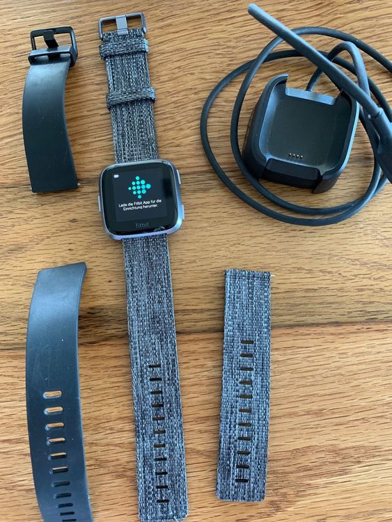 Fitbit versa best sale charcoal woven