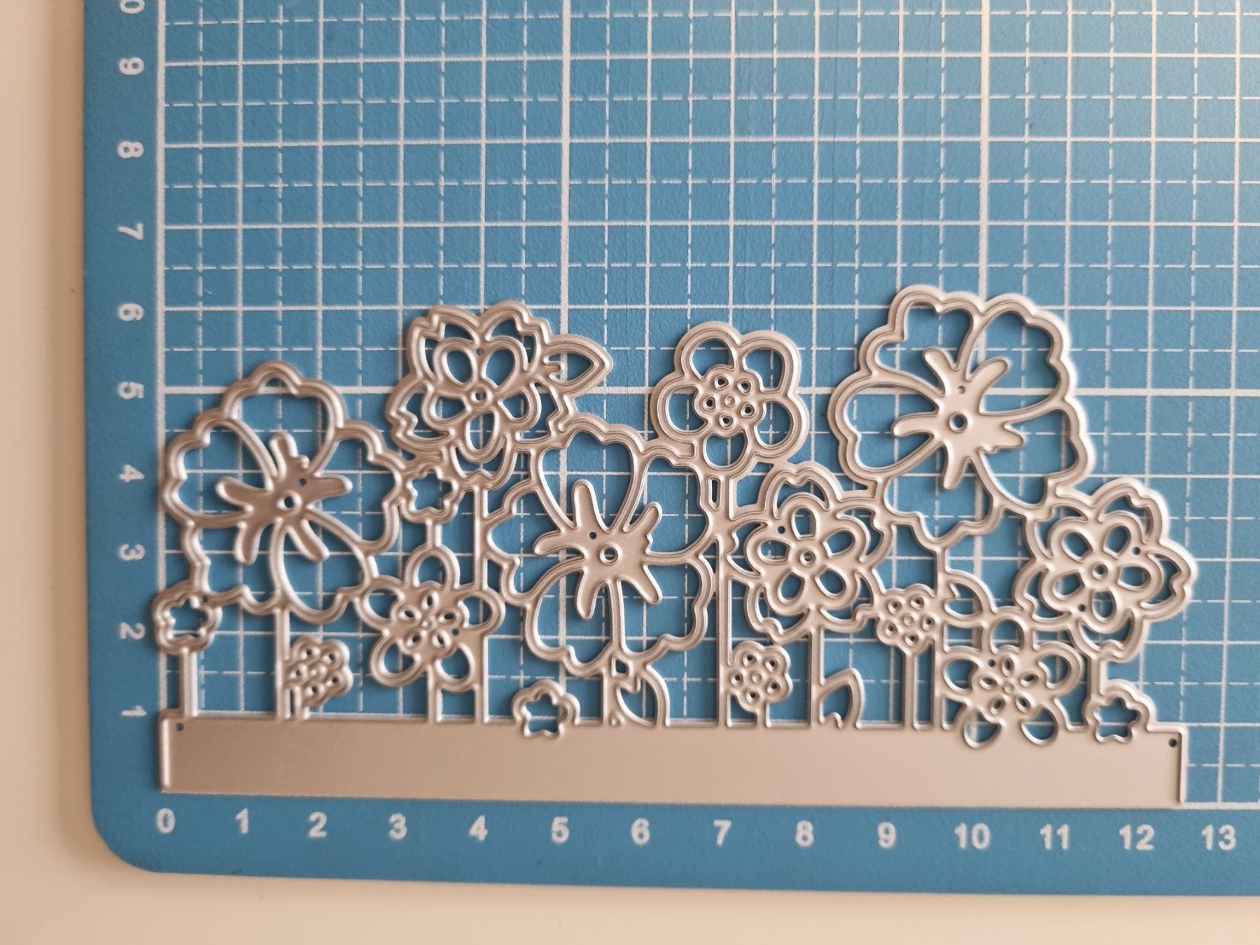 Schablonen: Stanzschablone Nr.105, Blumen (Sizzix geeignet) – Neu und originalverpackt aus Gretzenbach von Fliegepilz56 1