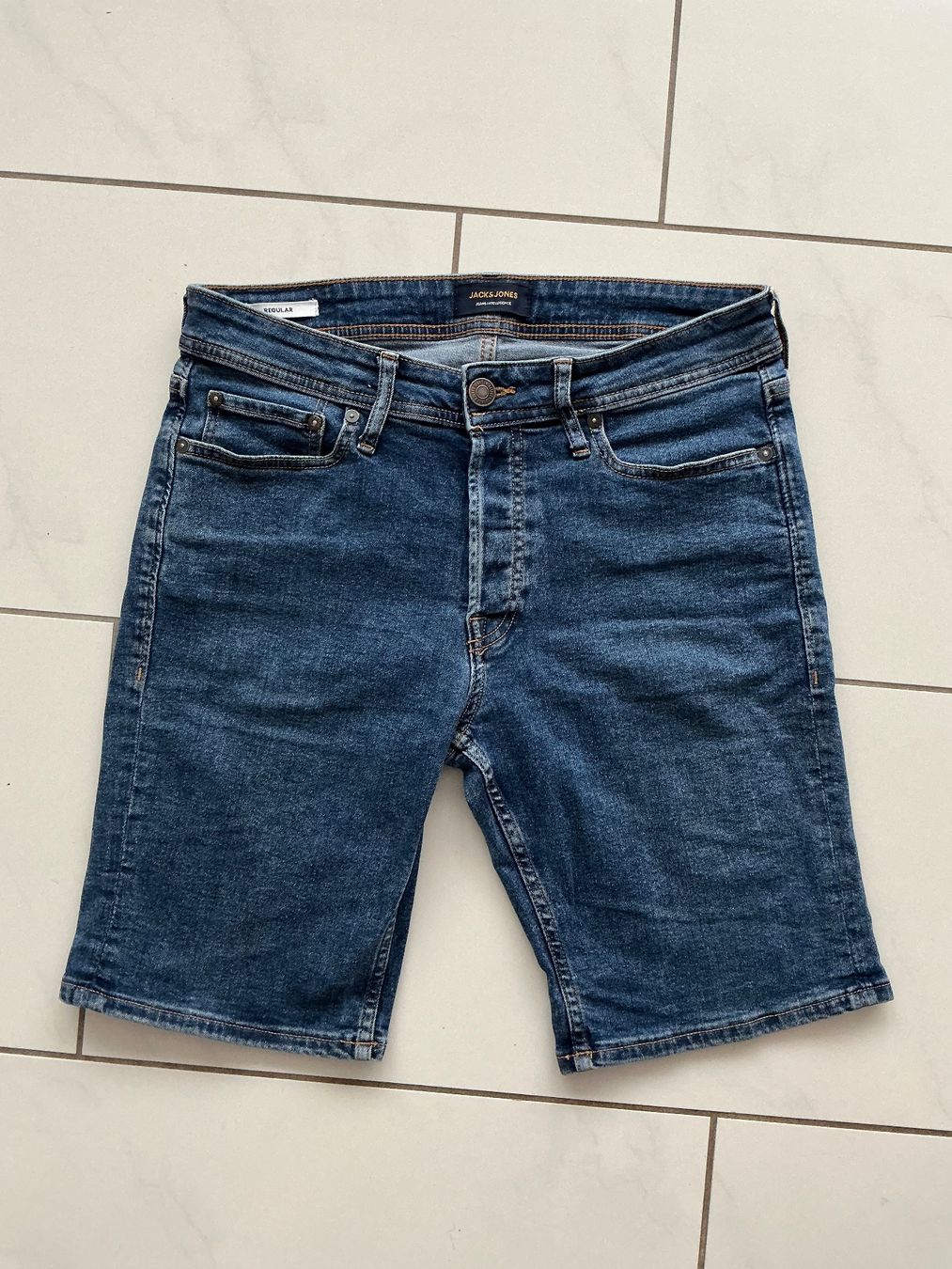 Jack & Jones Jeans: Jeans Shorts Jack Jones Gr.S – Gebraucht aus Biel-Benken BL von Sahra1