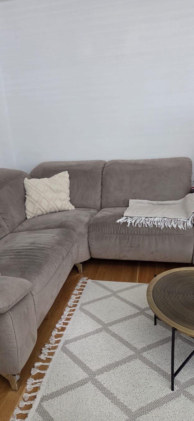 Sofas: Couch Mikrofaser gratis – D'occasion à Marbach SG par tol_xvw8 2