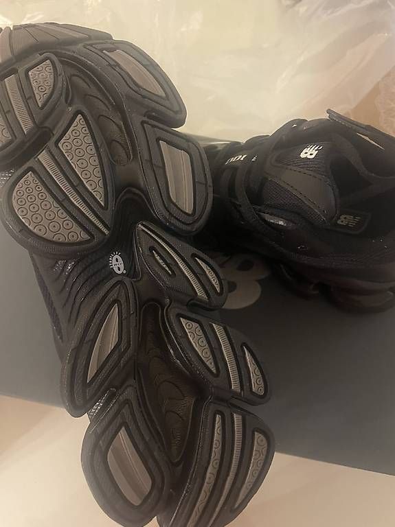 Chaussures hommes: New Balance 2000 – D'occasion à Vevey par yah_jd8k 2