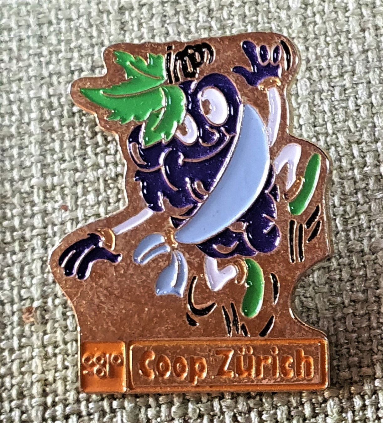 Placchette & Badge: J801 - Pin Coop Zürich – Usato da Reinach BL venduto da Boston-Verkauf