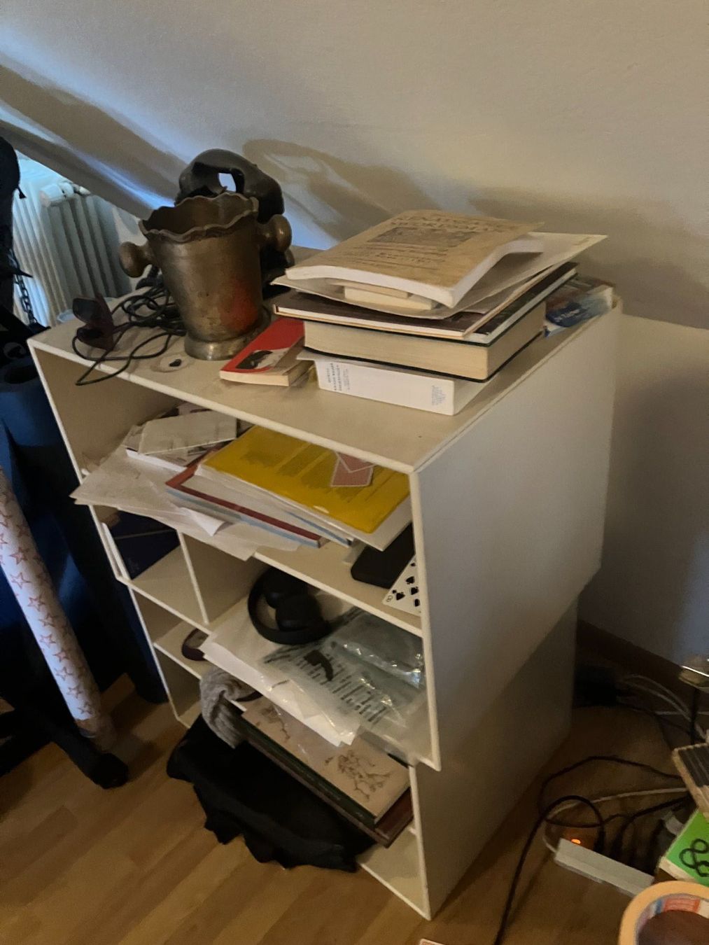 Scaffali: Weisses modulares Standregal / Bücherregal mit Fächern – Usato da Basel venduto da ValentinianI