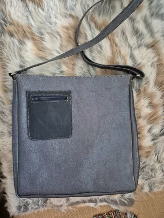Magnifique sac bandouliere bleu irisé paillette