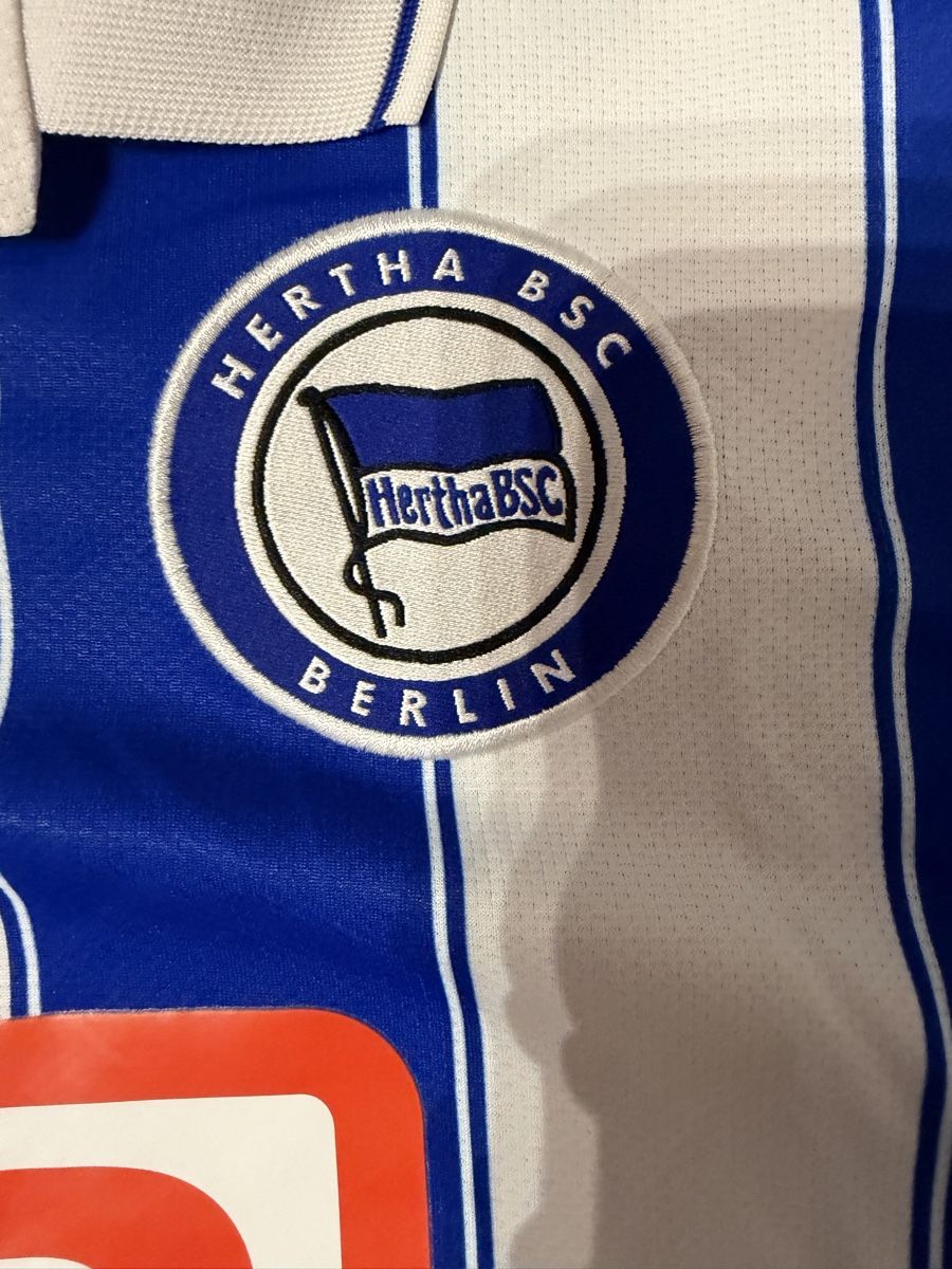 Nike Leibchen & Hosen: Hertha BSC Trikot Grösse S Nike  – Gebraucht aus Watt von SwissBlueLine 1