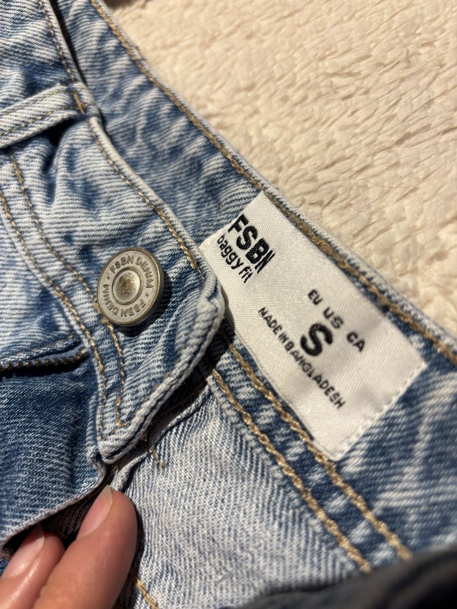 Jeans: Jeans Shorts Blau Grösse S  – Nuovo (secondo la descrizione) da Richterswil venduto da mel_qy98 2
