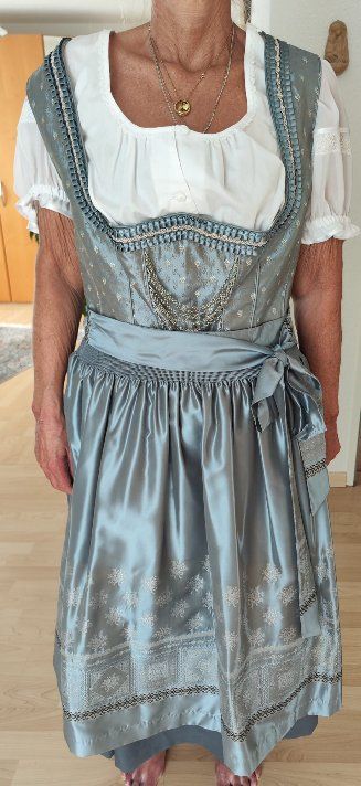 Vestiti: Kärntner Dirndl Hellblau der Marke Landhaus – Nuovo (secondo la descrizione) da Hunzenschwil venduto da MuellerAarau