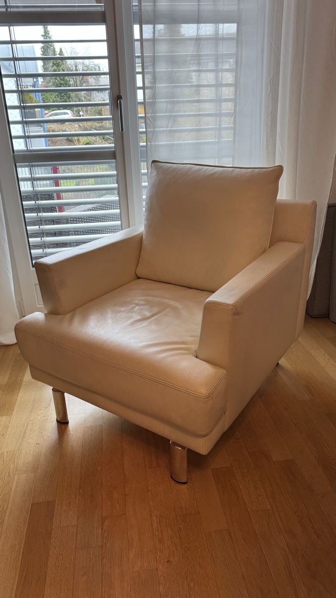 Artanova Poltrone: Weißer Leder Sessel von Artanova – Usato da Wald ZH venduto da Mirja_M