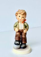 Herzige Goebel Hummel Figur Junge "Spielst' mit mir?"