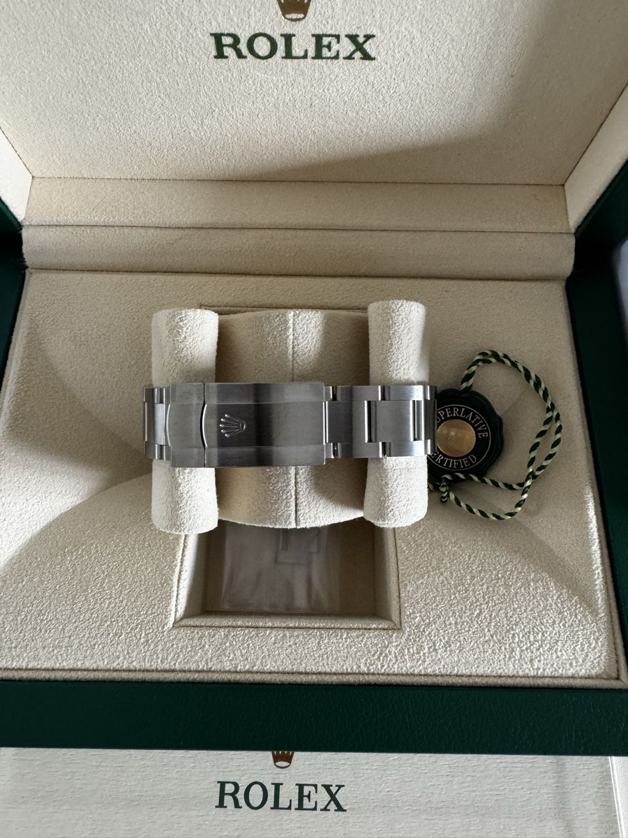 Rolex Orologi: Rolex Oyster Perpetual 36 green – Nuovo e nell'imballaggio originale da Courtételle venduto da directswisswatch 6