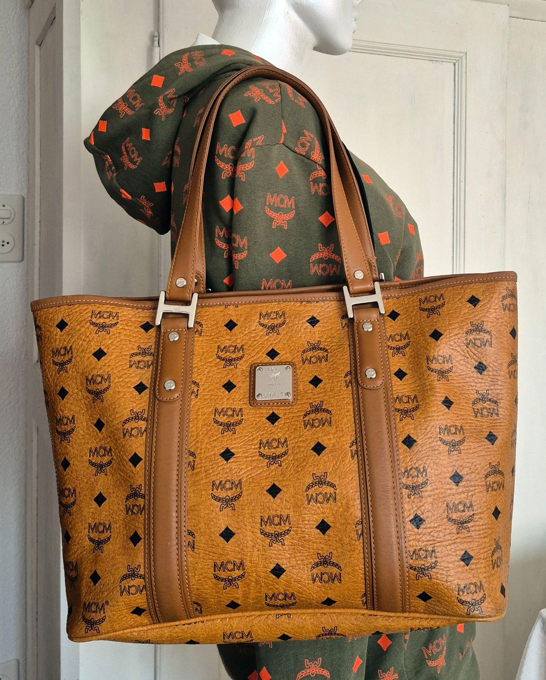 Mcm Sacs femmes: MCM Shopper Size M – D'occasion à Dottikon par Pega7