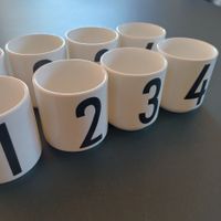 8 Letters Porzellan Tassen