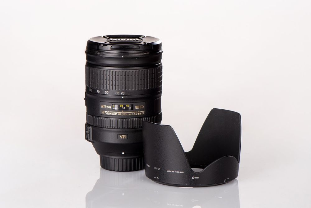 Obiettivo Nikon Nikkor AF-S 28-300mm F/3.5-5.6G ED VR - Versione EU Ricondizionata (Renewed)