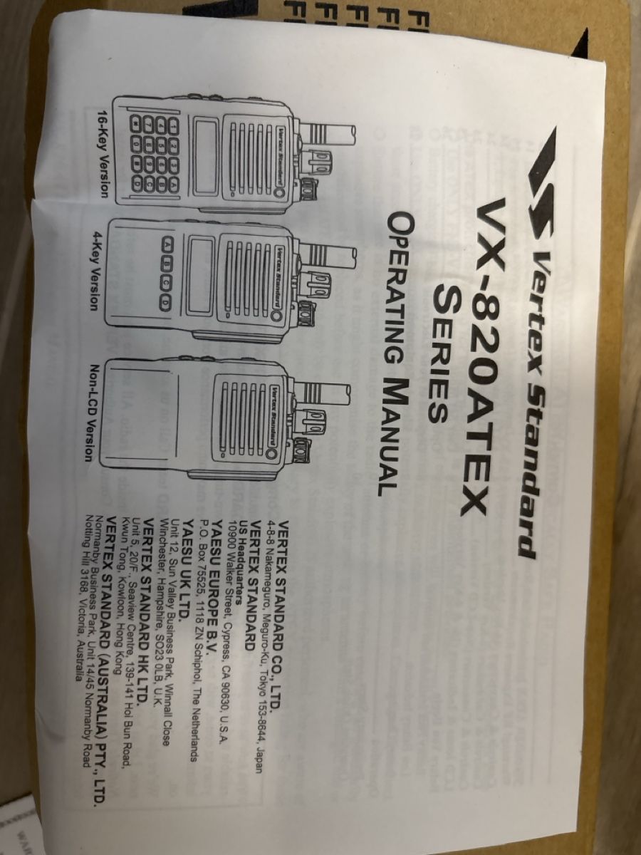 Radiocomunicazione: Talkie-walkie Vertex Standard VX-820ATEX 16-Key Version – Nuovo e nell'imballaggio originale da Ollon VD venduto da Gibbs69
