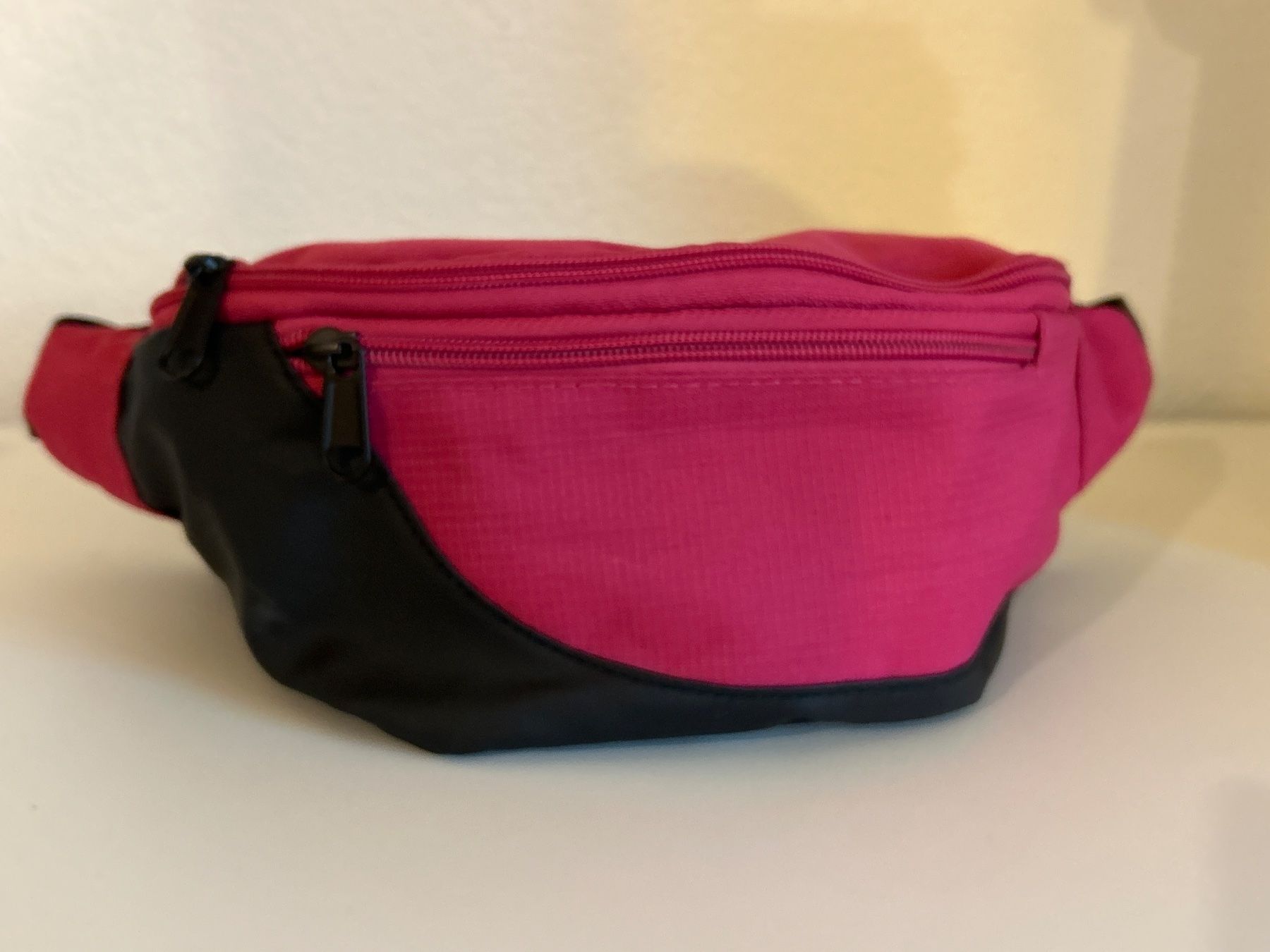 Borse da donna: Damen Bauchtasche Pink/Schwarz – Usato da Brunnen venduto da Nala2929