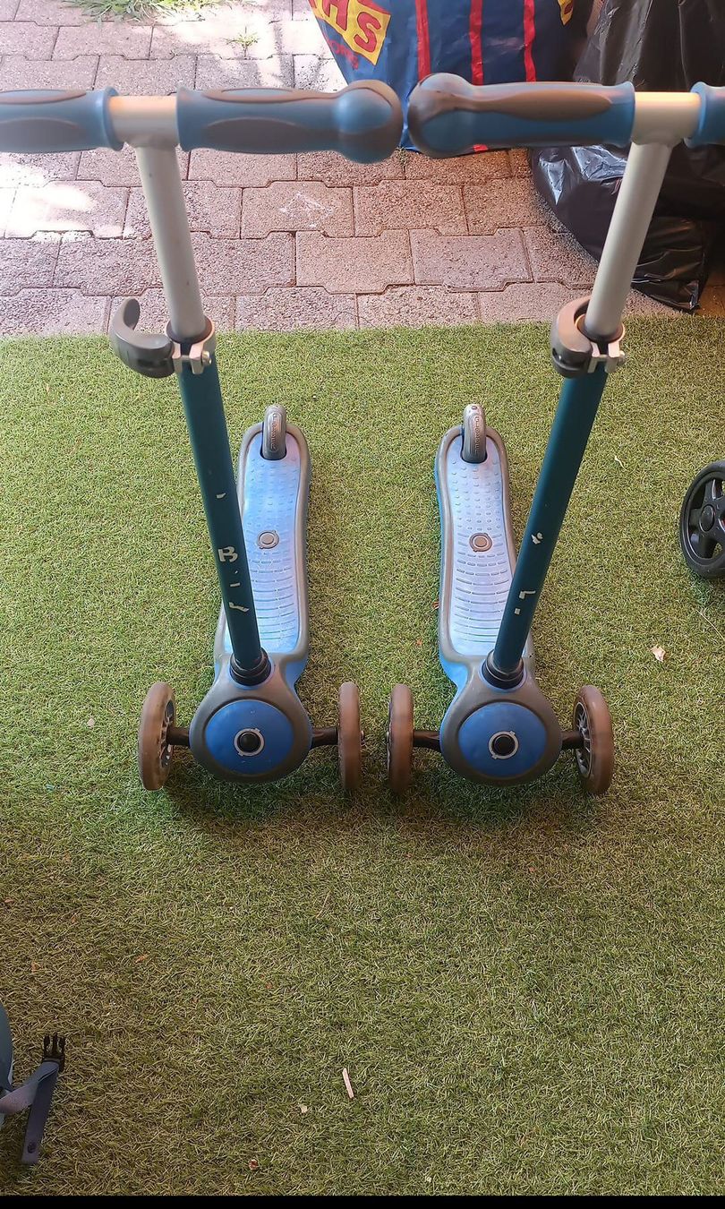 Kickboard: 2er Set Roller Kinder Roller Blau guter Zustand – Gebraucht aus Rotkreuz von mar_wn5h