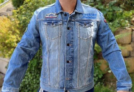 Lässige Superdry Jeansjacke Vintage Denim mit Patches