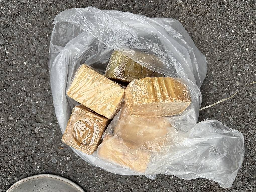 Tutti gli attrezzi: Altes Waschbrett mit Zubehör  – Usato da Tschingel venduto da MichuA 3