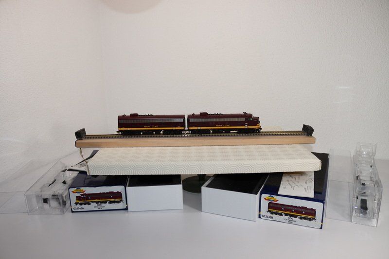 Modellini di ferrovie: 2 Genesis US Lok ( 450 ) – Usato da Kerzers venduto da Winu64