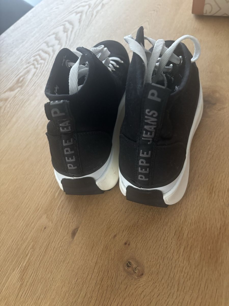 Scarpe da donna: Sneaker Gr.41 Pepe Jeans – Usato da Zug venduto da Biki72 1