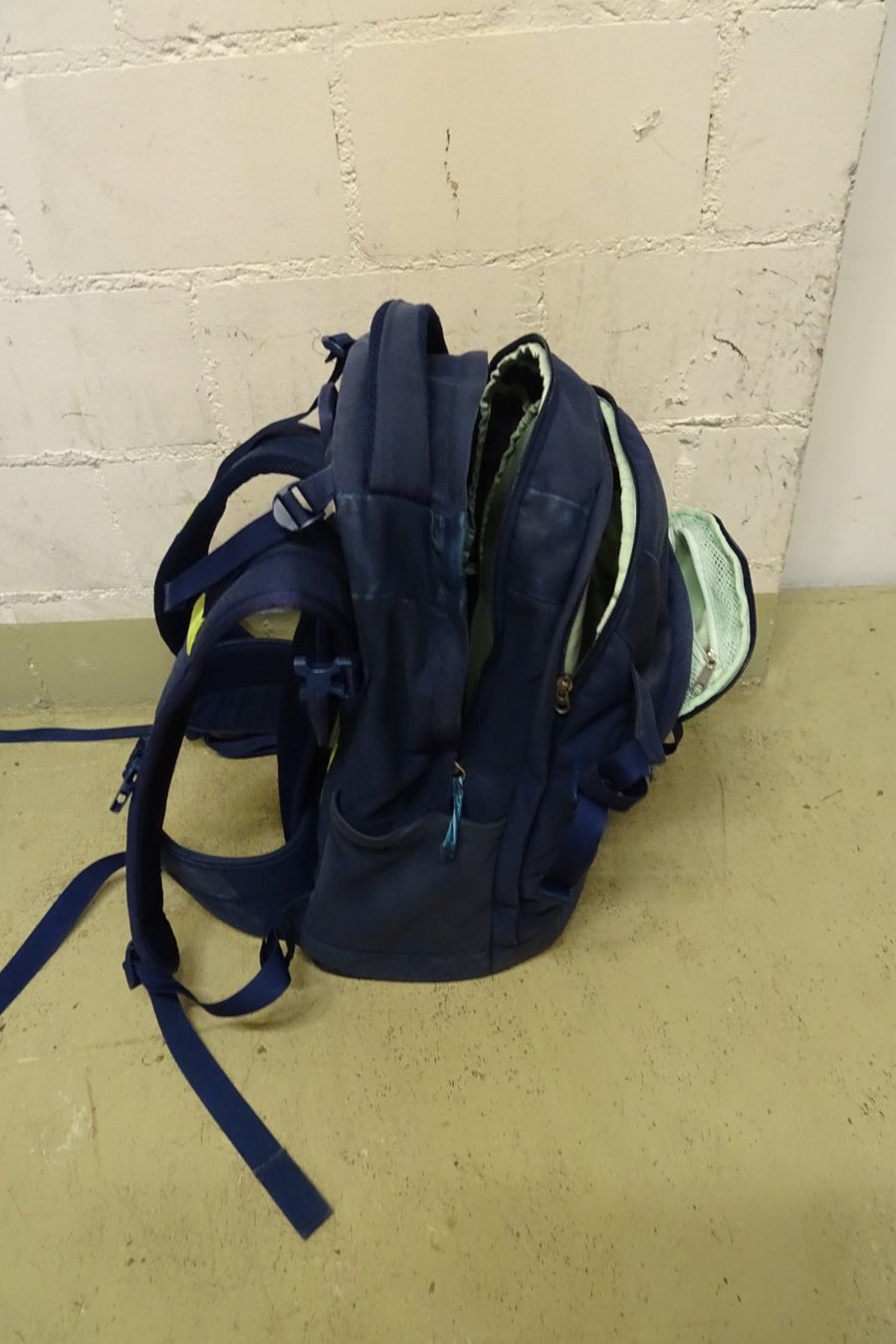 Satch Borse & Zaini: Satch Pack Schulrucksack blau - mit Gebrauchsspuren – Usato da Strengelbach venduto da schmetterling20 1