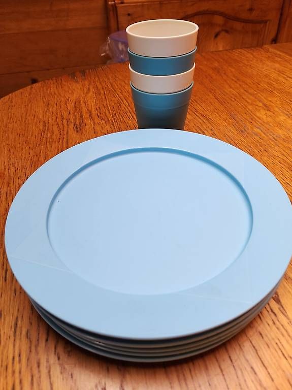 Tupperware Behälter & Ähnliches: Tupperware Picknick Set 5x Teller 5x Becher 5xBesteck. – Gebraucht aus Gstaad von Meiel2020 4
