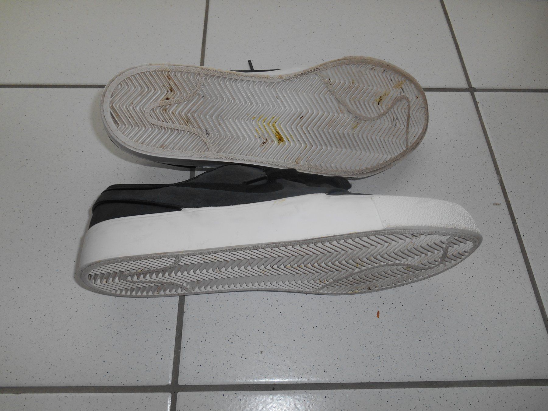 Nike Scarpe da uomo: Nike Leder-Sneaker Grösse 44 – Usato da Basel venduto da Birs868 5